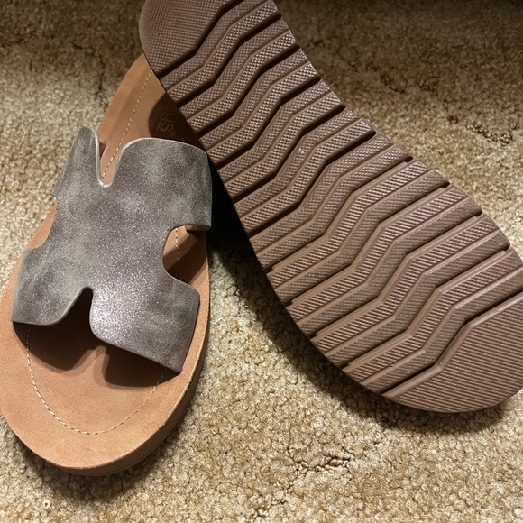 Corkys Rose Gold Sandals - Picture 2 of 3